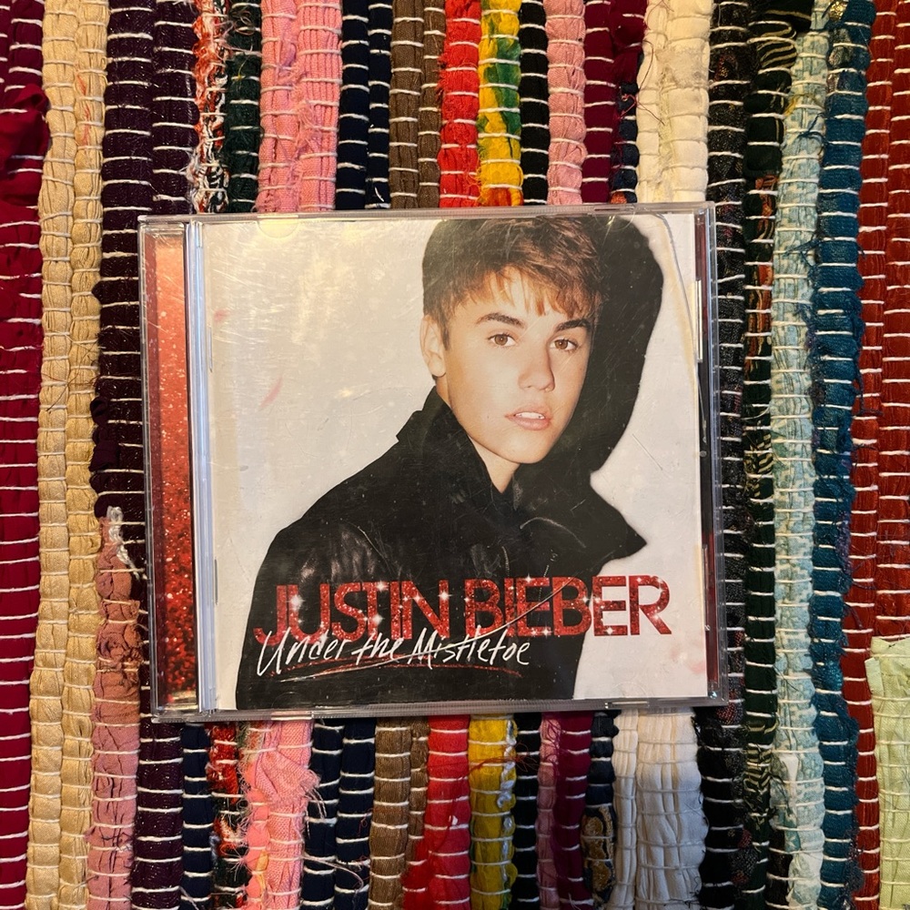 Justin Bieber 'Under the Mistletoe' CD